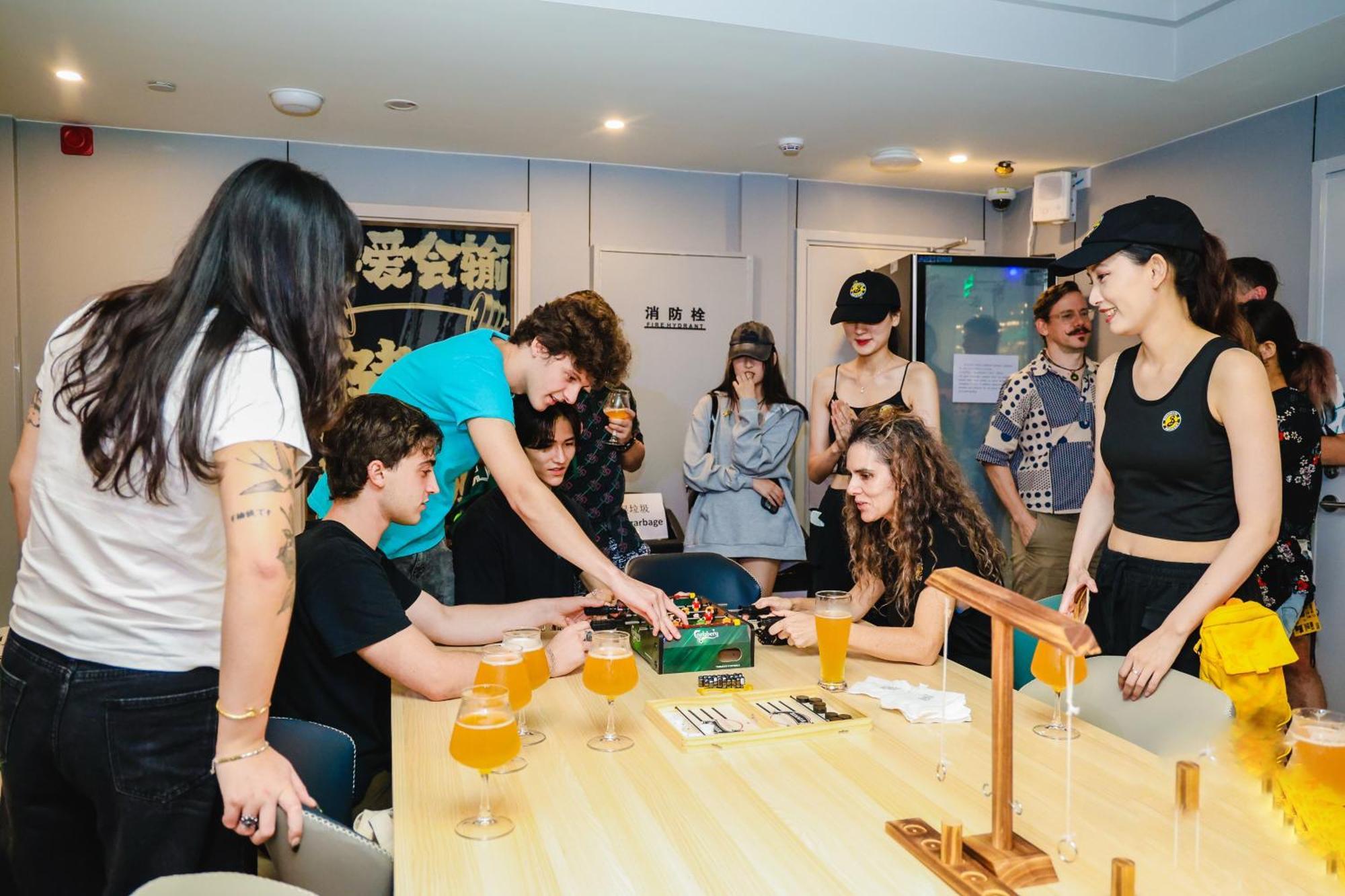 Dayin International Youth Hostel -Near People'S Square & Old Town -Social Area -Bar -Cafe -Gym -Free Laundry Luggage Storage -24H Front Desk -English Service Shanghai Exterior photo